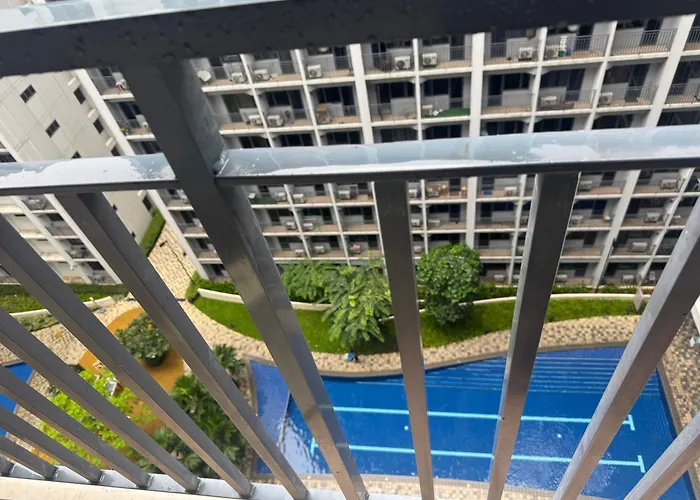 Za Space At Shore C2 Manila
